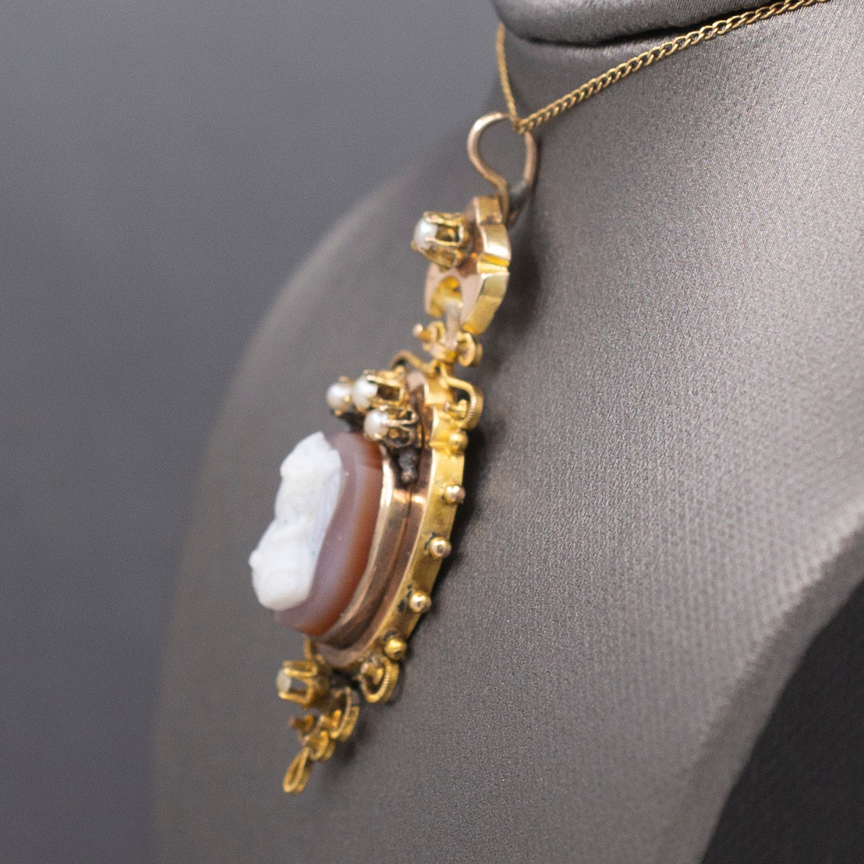 Antique Victorian Pearl and Hard Stone Cameo Pendant in 10k Yellow Gold