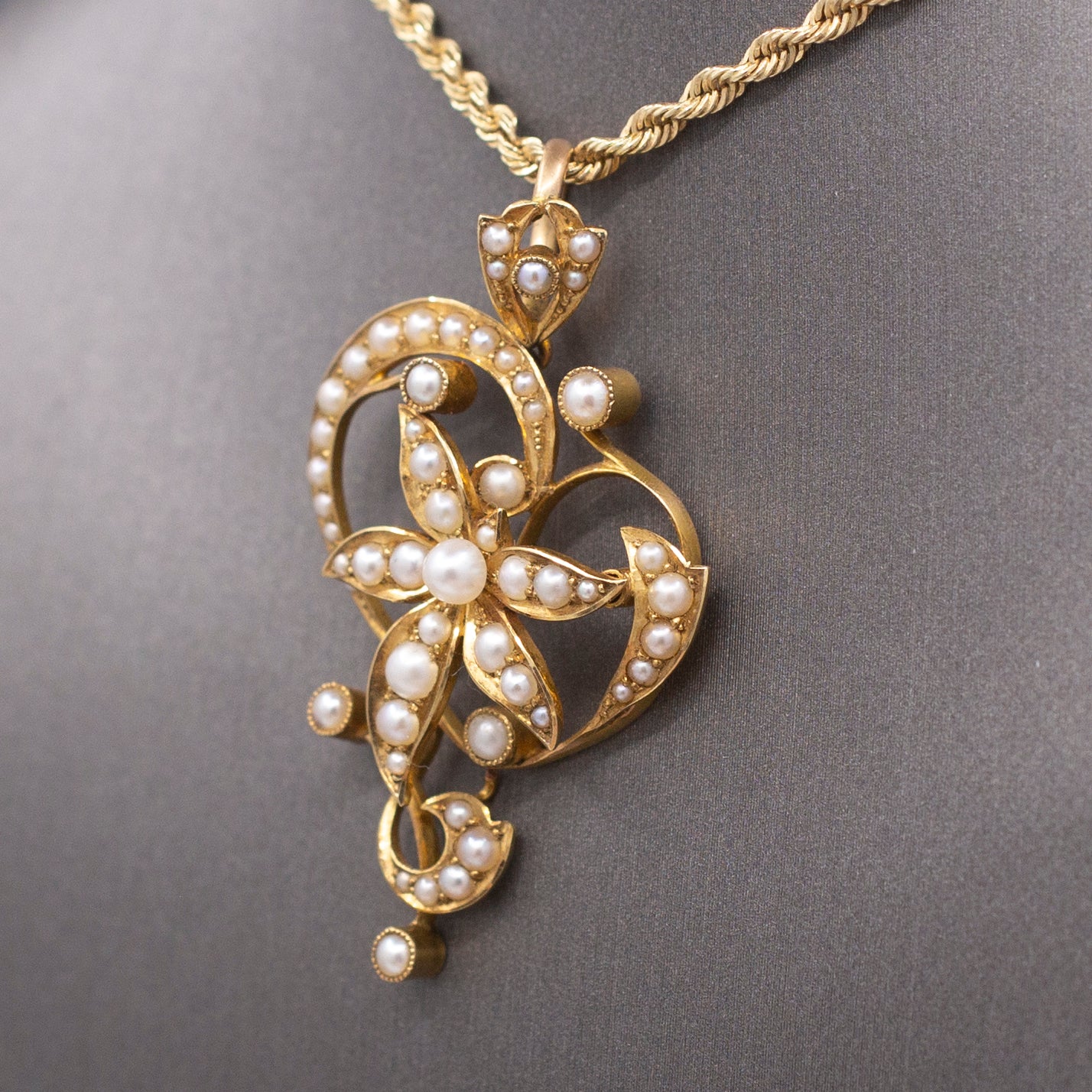 Art Nouveau Pearl Dangle Pendant in 15k Yellow Gold