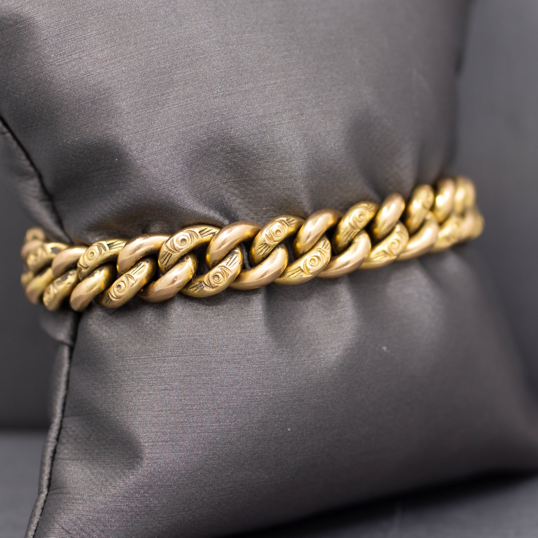 Antique Victorian Engraved Curb Link Bracelet in 18k Yellow Gold