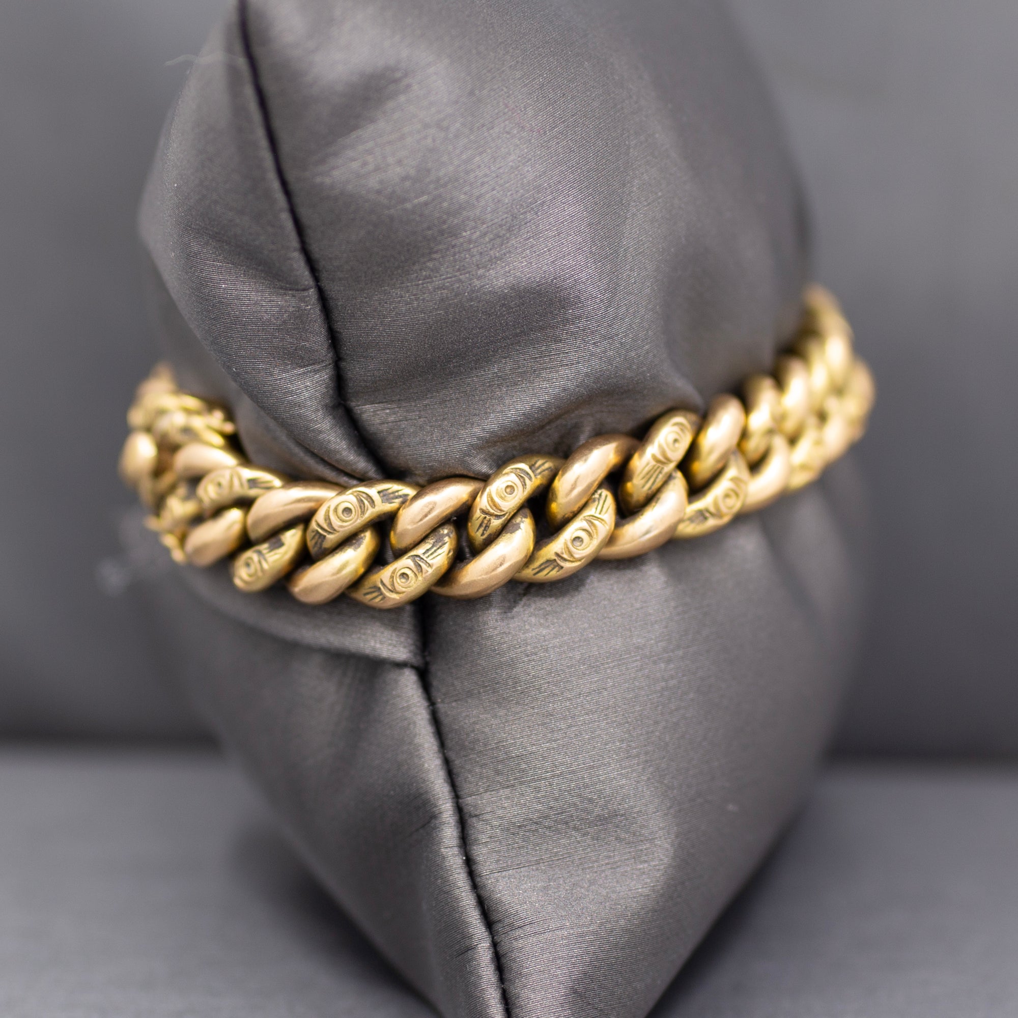 Antique Victorian Engraved Curb Link Bracelet in 18k Yellow Gold