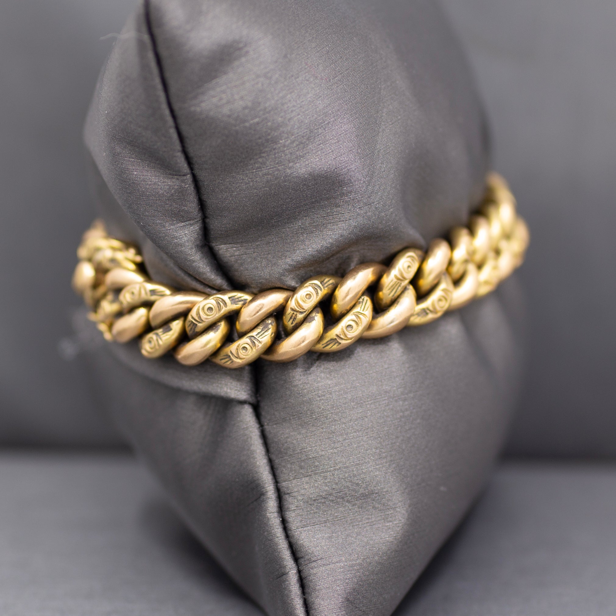 Antique Victorian Engraved Curb Link Bracelet in 18k Yellow Gold
