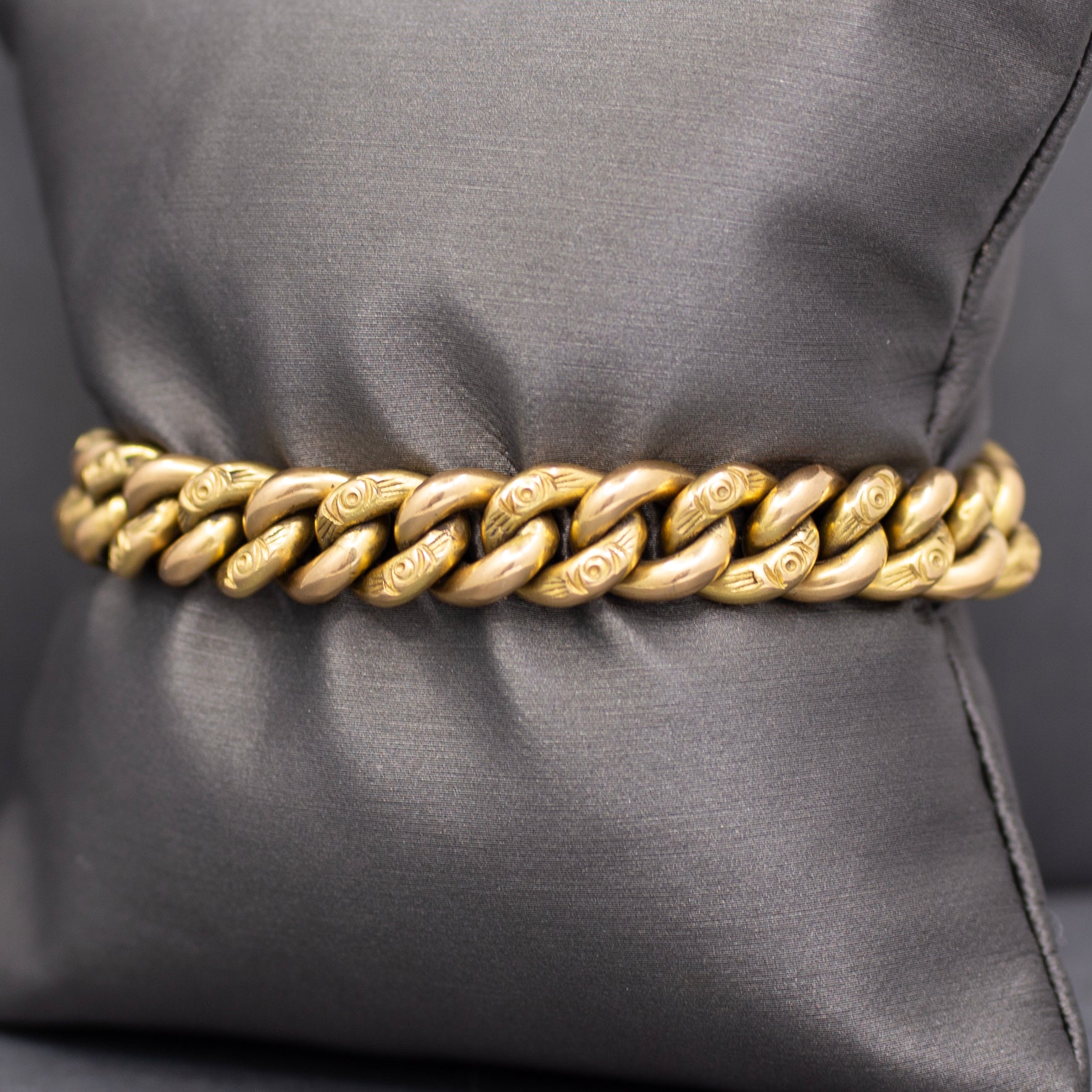 Antique Victorian Engraved Curb Link Bracelet in 18k Yellow Gold