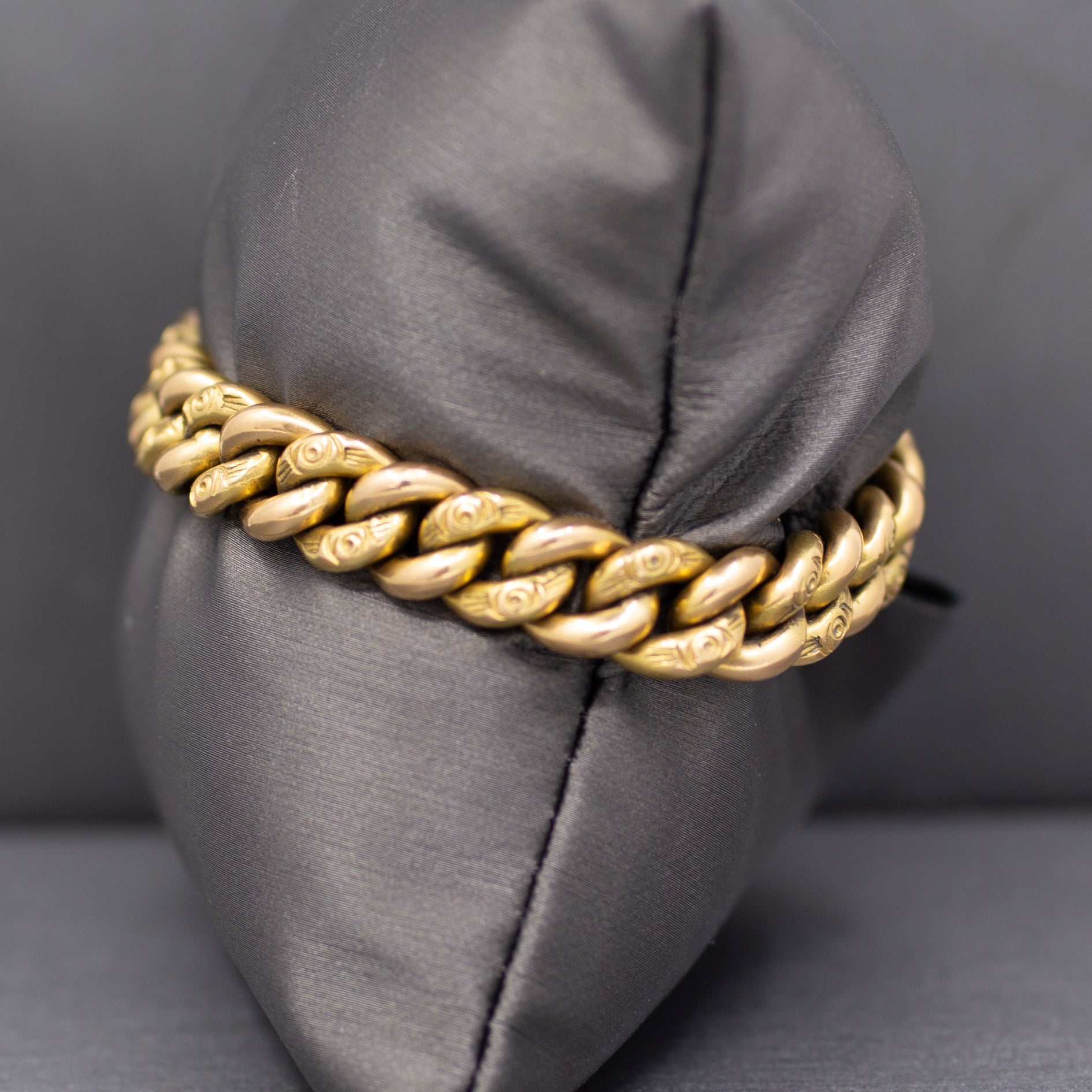 Antique Victorian Engraved Curb Link Bracelet in 18k Yellow Gold