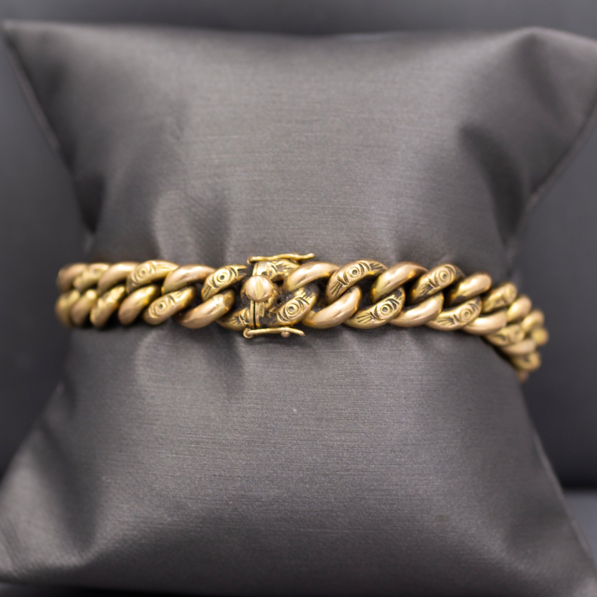 Antique Victorian Engraved Curb Link Bracelet in 18k Yellow Gold