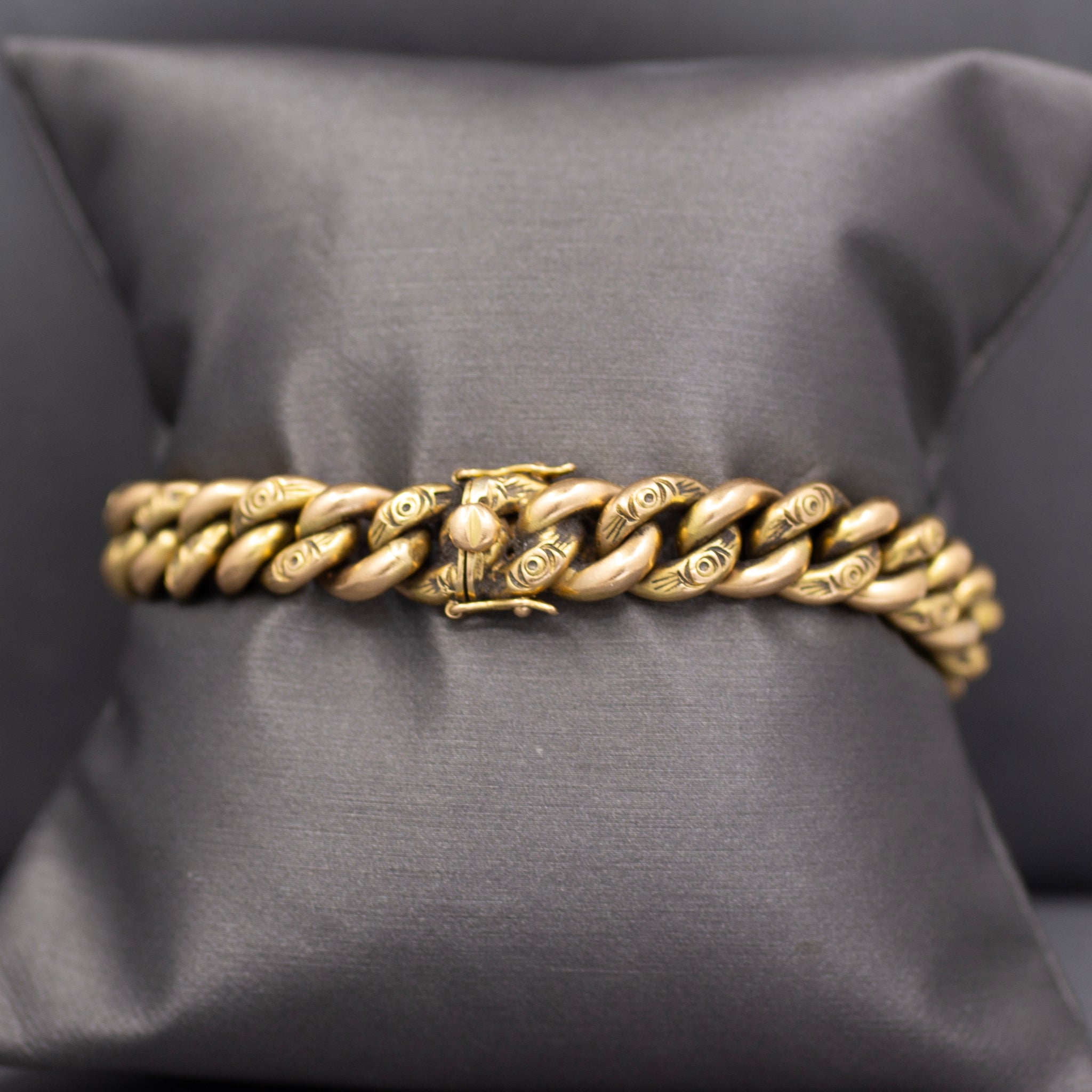 Antique Victorian Engraved Curb Link Bracelet in 18k Yellow Gold