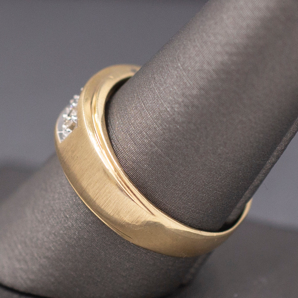 Vintage Men's Natural Diamond Five Stone Wedding Band Ring in 14k Yellow Gold