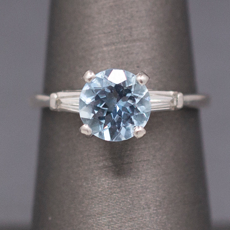 Vintage Sparkling Aquamarine and Diamond Classic Three Stone Ring in Platinum