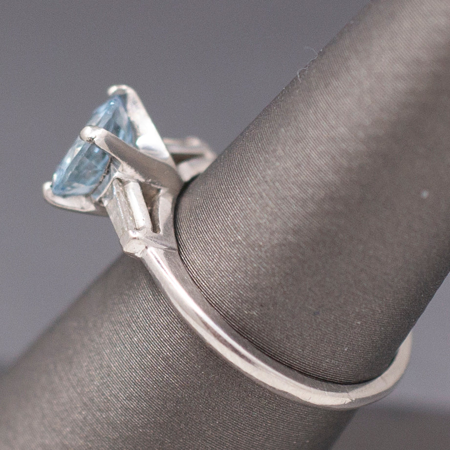 Vintage Sparkling Aquamarine and Diamond Classic Three Stone Ring in Platinum