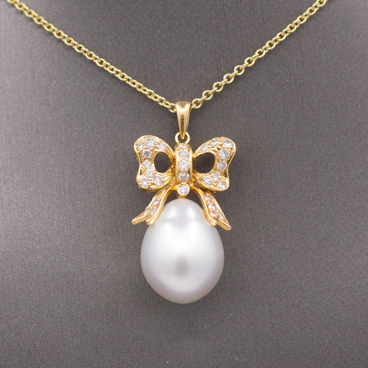 Vintage Diamond Ribbon Bow South Sea Pearl Necklace in 18k Yellow Gold