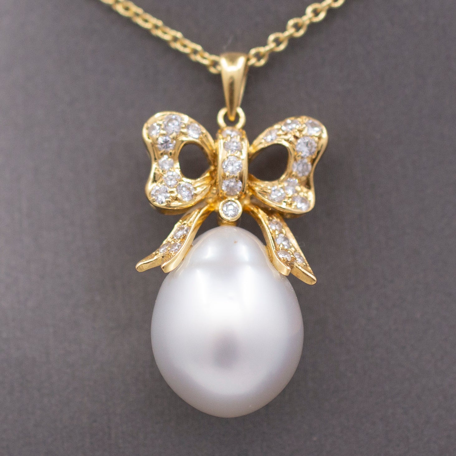 Vintage Diamond Ribbon Bow South Sea Pearl Necklace in 18k Yellow Gold