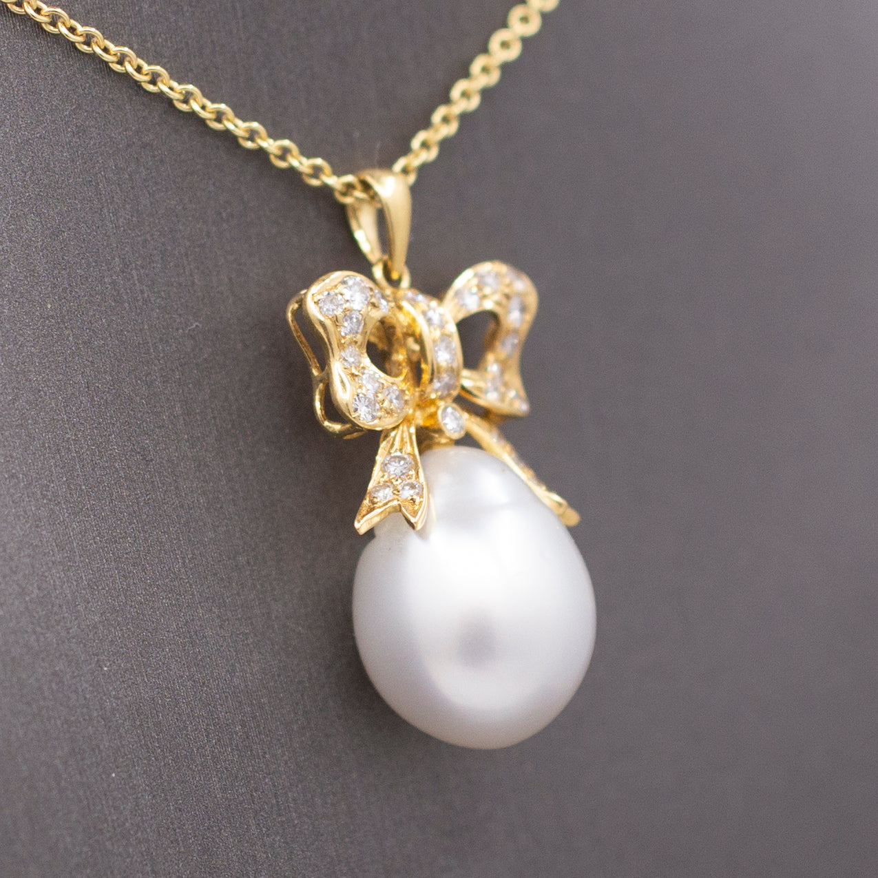 Vintage Diamond Ribbon Bow South Sea Pearl Necklace in 18k Yellow Gold