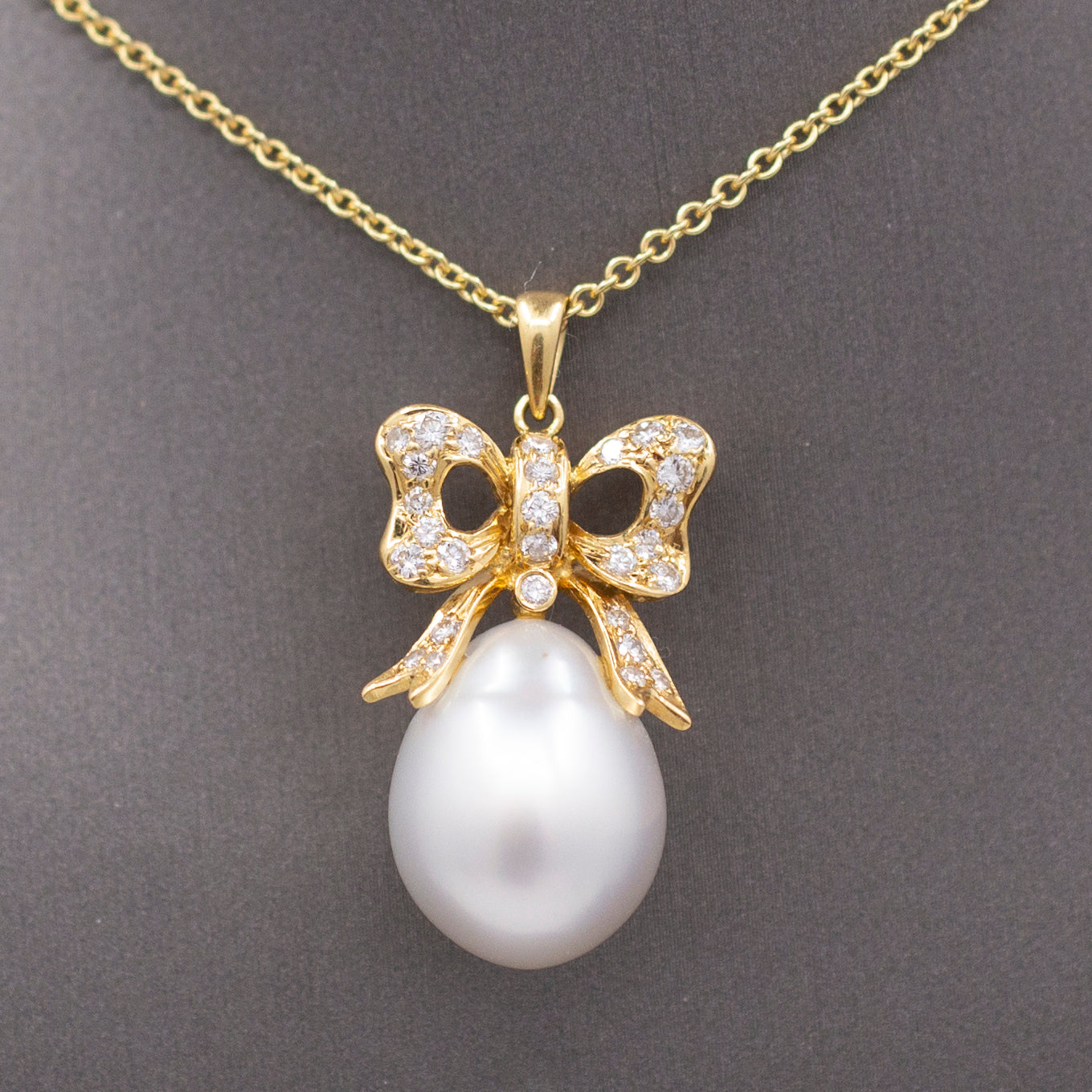 Vintage Diamond Ribbon Bow South Sea Pearl Necklace in 18k Yellow Gold