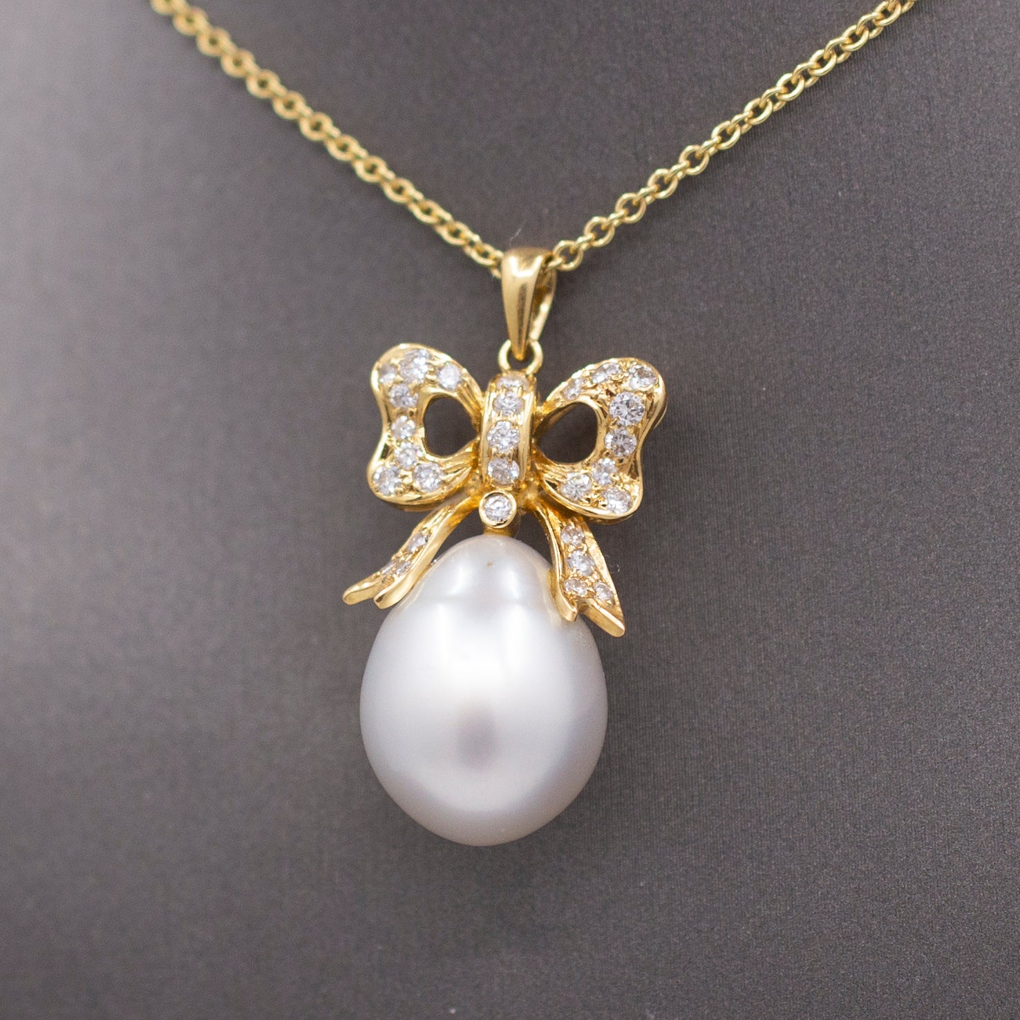 Vintage Diamond Ribbon Bow South Sea Pearl Necklace in 18k Yellow Gold