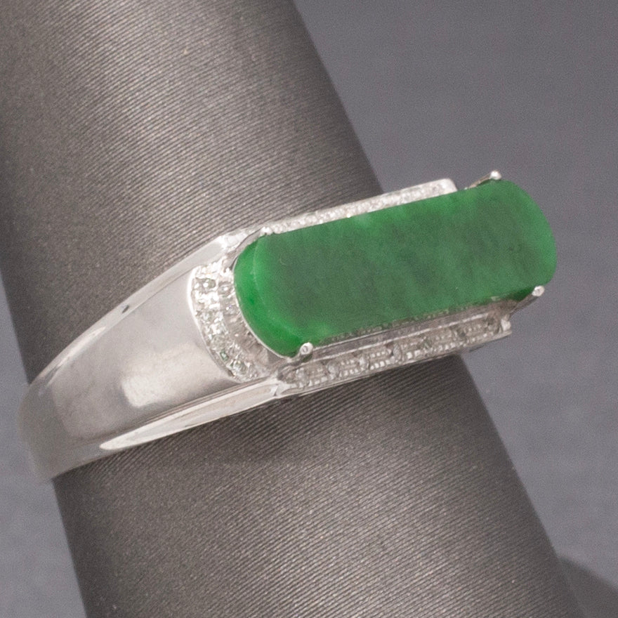 Vintage Deep Green Jadeite Jade Saddle Ring in 18k White Gold