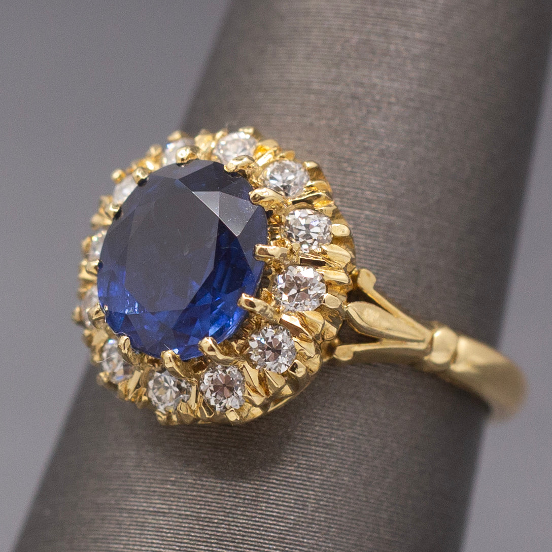 Vintage Blue Sapphire and Old Mine Cut Diamond Engagement Ring in 18k Yellow Gold