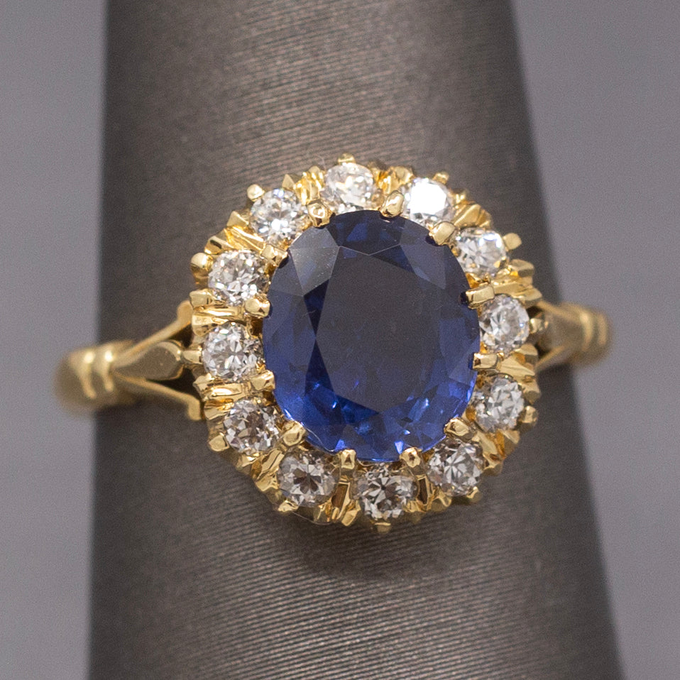 Vintage Blue Sapphire and Old Mine Cut Diamond Engagement Ring in 18k Yellow Gold