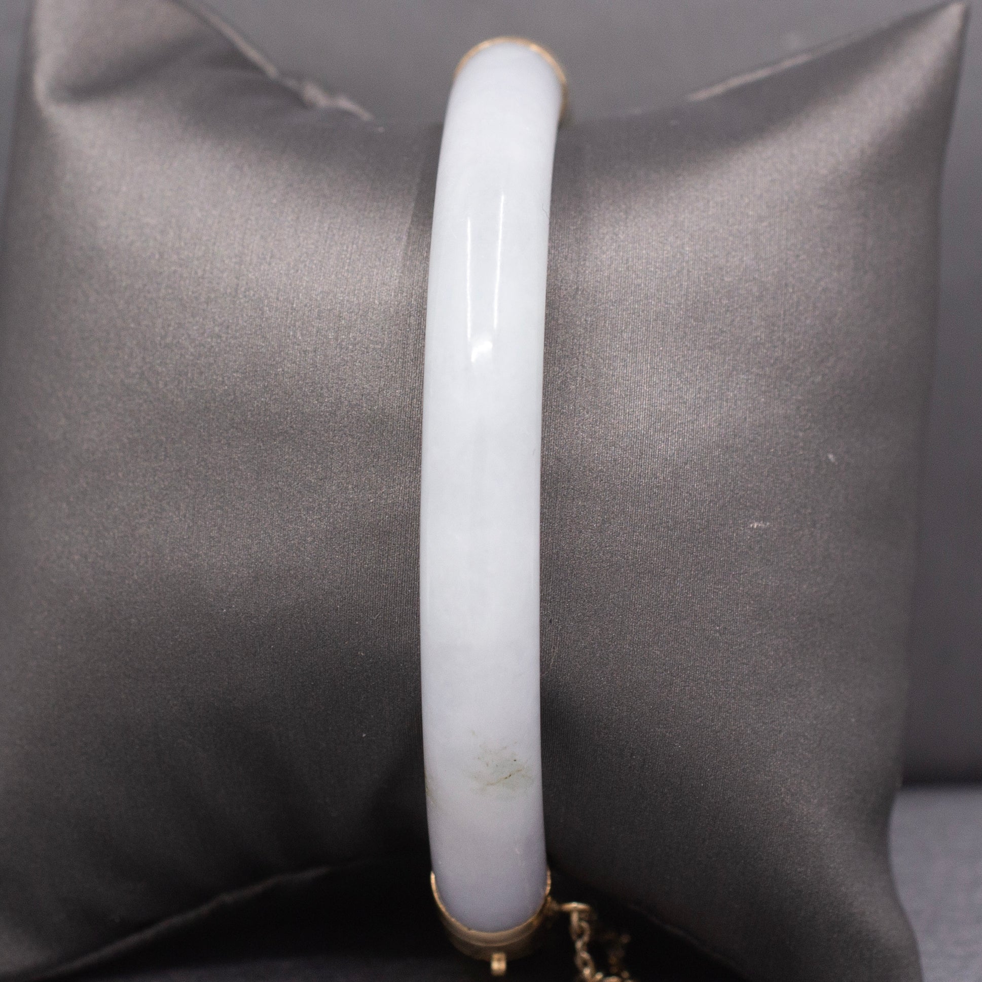 Vintage Type A Jadeite Jade Untreated Round Bangle in 14k Yellow Gold