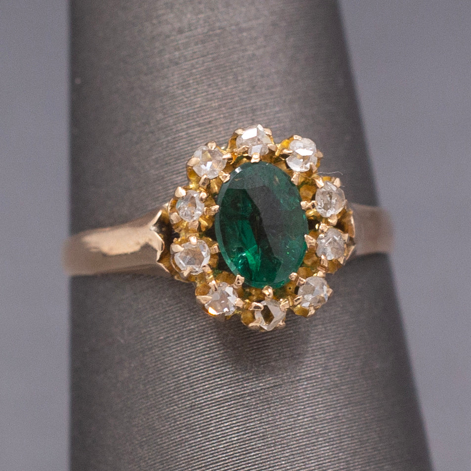 Antique Victorian Emerald and Rose Cut Diamond Ring in 10k Yellow Gold