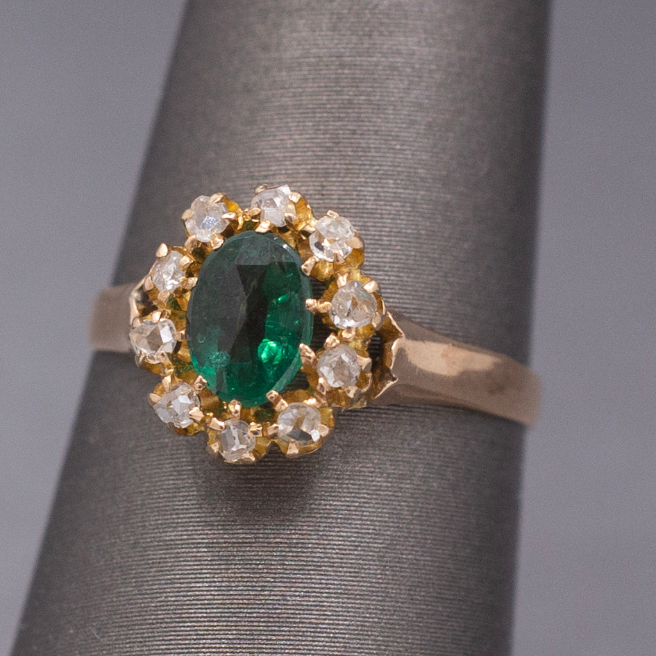 Antique Victorian Emerald and Rose Cut Diamond Ring in 10k Yellow Gold