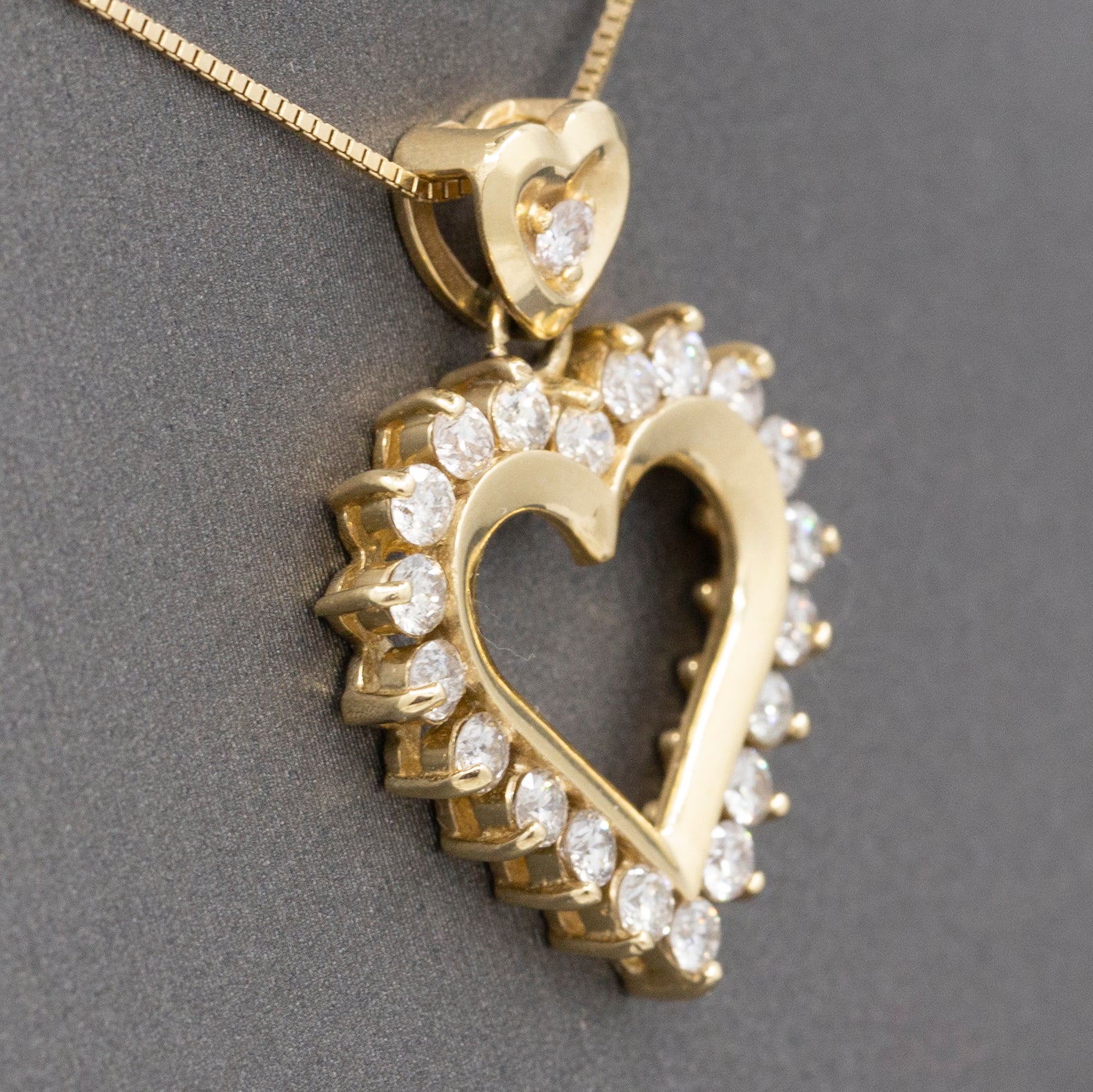 Sparkling Diamond Heart Pendant Necklace in 14k Yellow Gold