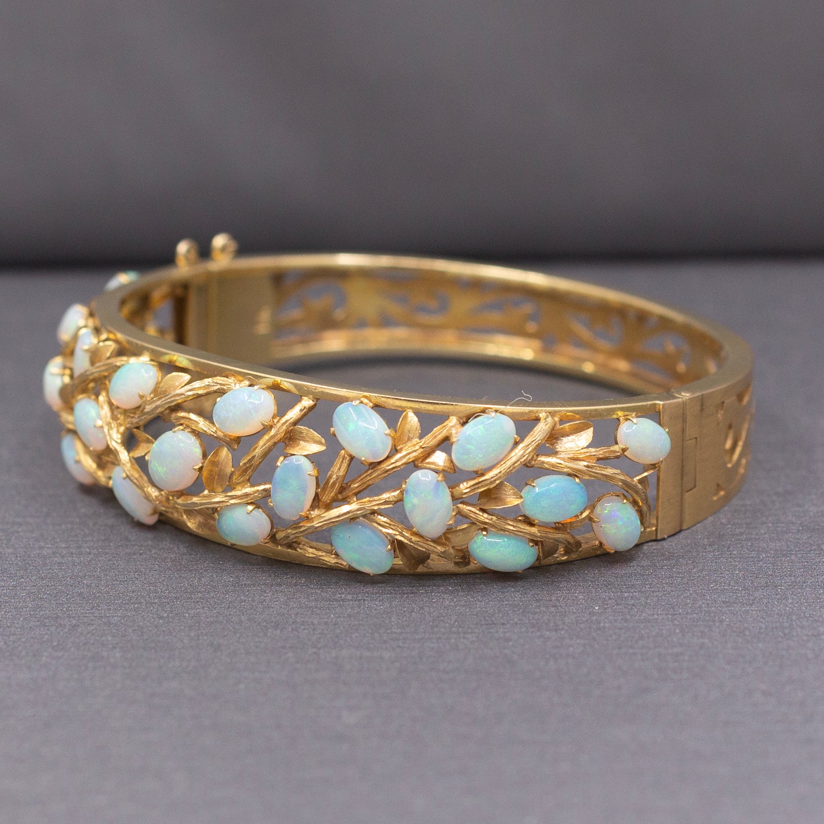 Exquisite Australian Opal Garland Bangle Bracelet in 14k Yellow Gold