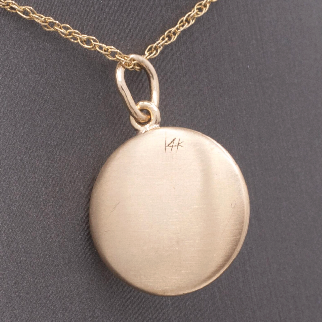 Antique Essex Crystal Bulldog Pendant In 14k Yellow Gold