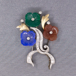 Exquisite Art Deco Floral Diamond and Chalcedony, Chrysoprase and Carnelian Brooch in Platinum and 14k Gold