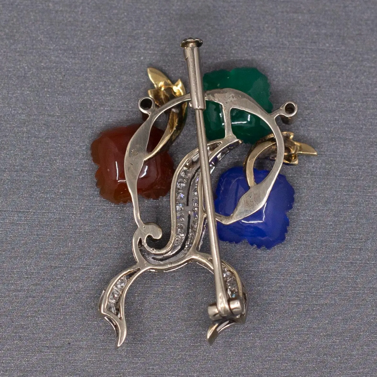 Exquisite Art Deco Floral Diamond and Chalcedony, Chrysoprase and Carnelian Brooch in Platinum and 14k Gold