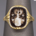 Antique Victorian Hand Carved Hardstone Crest Signet Ring in 14k Yellow Gold