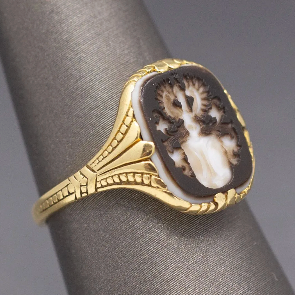 Antique Victorian Hand Carved Hardstone Crest Signet Ring in 14k Yellow Gold