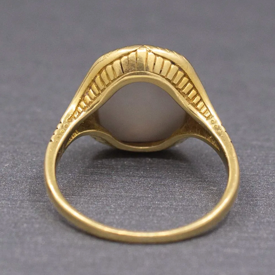 Antique Victorian Hand Carved Hardstone Crest Signet Ring in 14k Yellow Gold