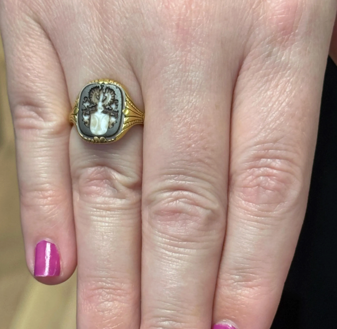 Antique Victorian Hand Carved Hardstone Crest Signet Ring in 14k Yellow Gold
