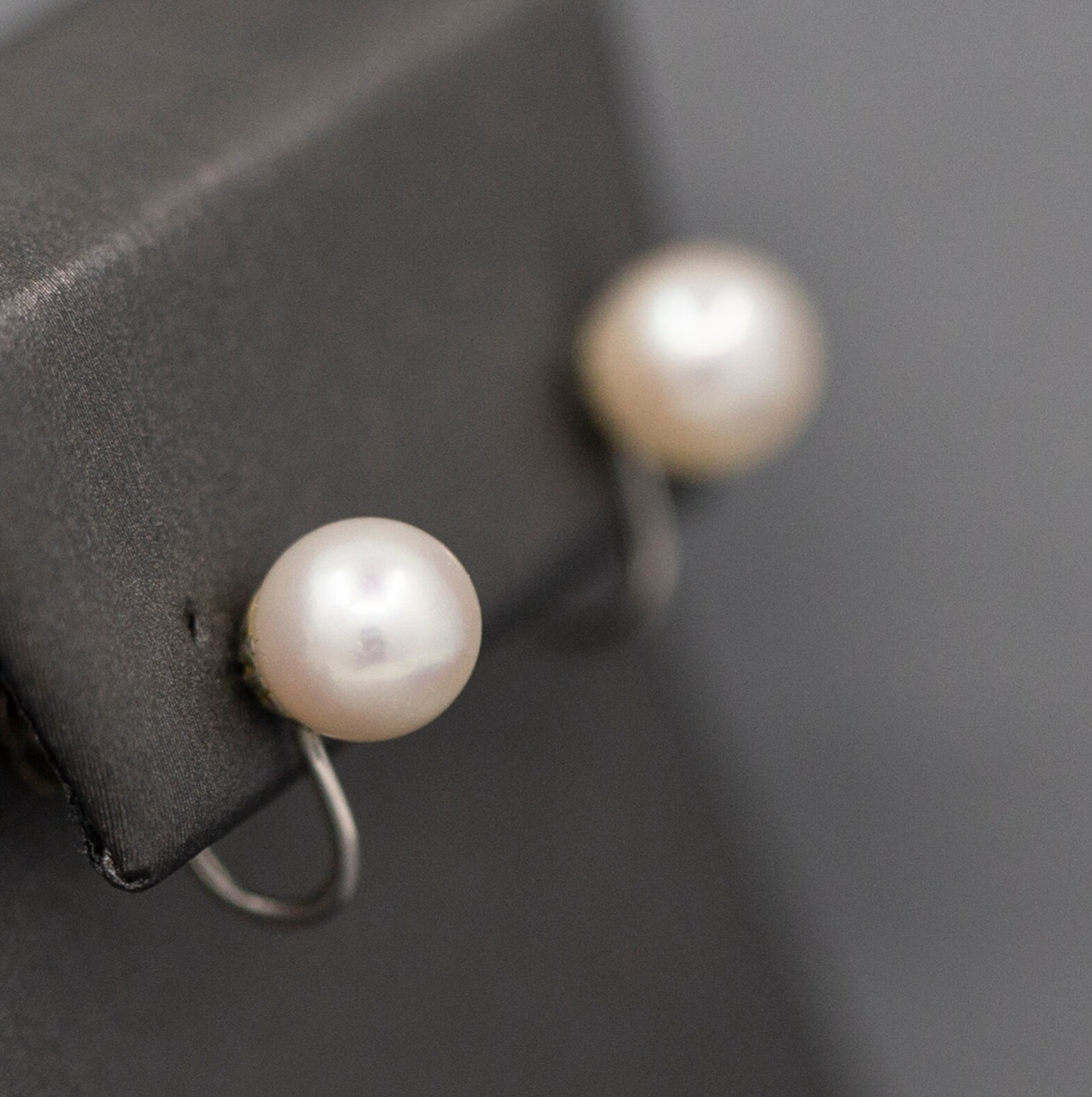 Vintage 7.5mm Akoya Pearl Screwback Earrings in 14k White Gold, Classic Akoya Pearl Stud Earrings, Saltwater Pearl Earrings, Screw Back