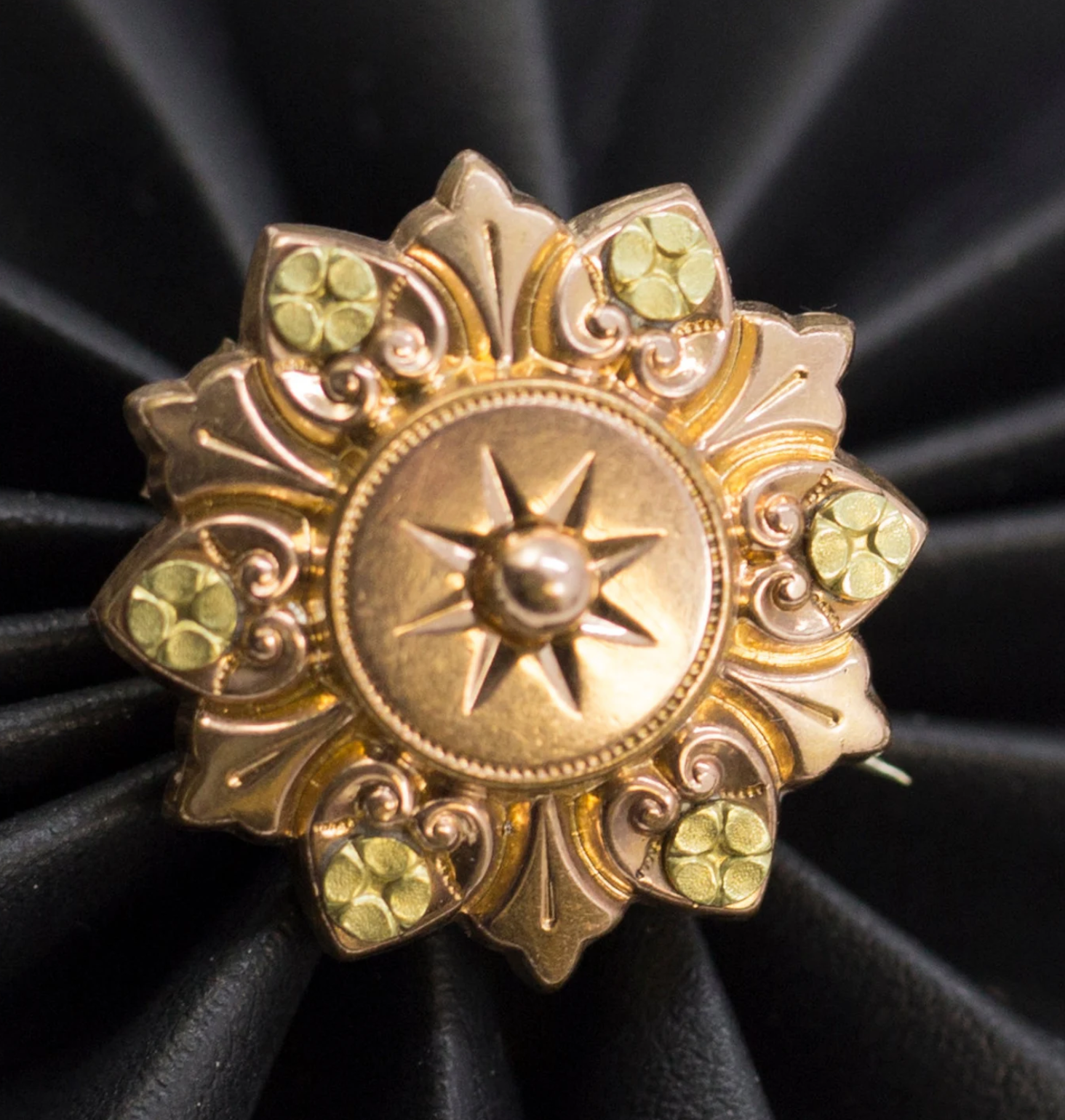 Victorian Italian Yellow and Rose 10k Gold Flower Small Pin Brooch, Victorian Brooch, Yellow and Rose Gold Brooch, Flower Brooch, Scarf Pin