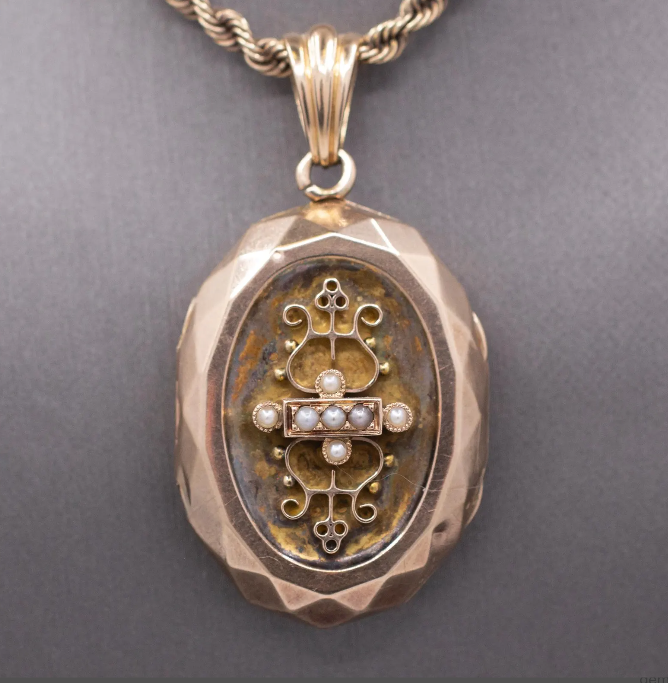 Antique Victorian Seed Pearl Faceted Oval Picture Locket in 14k Rosy Gold