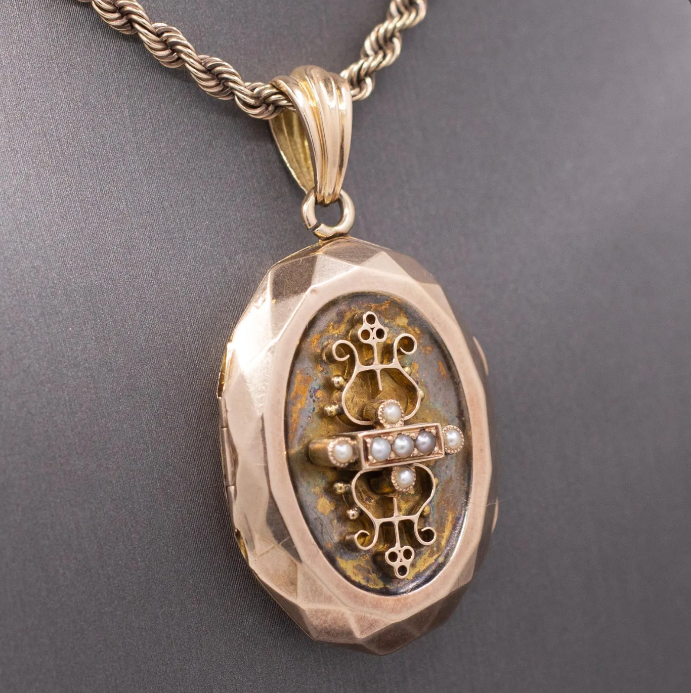Antique Victorian Seed Pearl Faceted Oval Picture Locket in 14k Rosy Gold