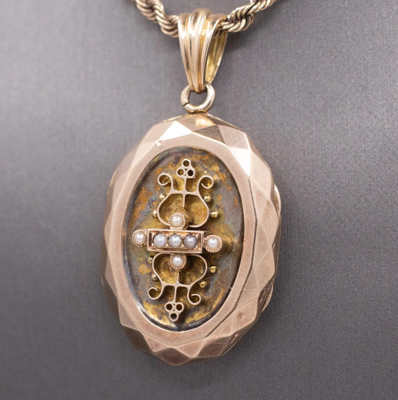Antique Victorian Seed Pearl Faceted Oval Picture Locket in 14k Rosy Gold
