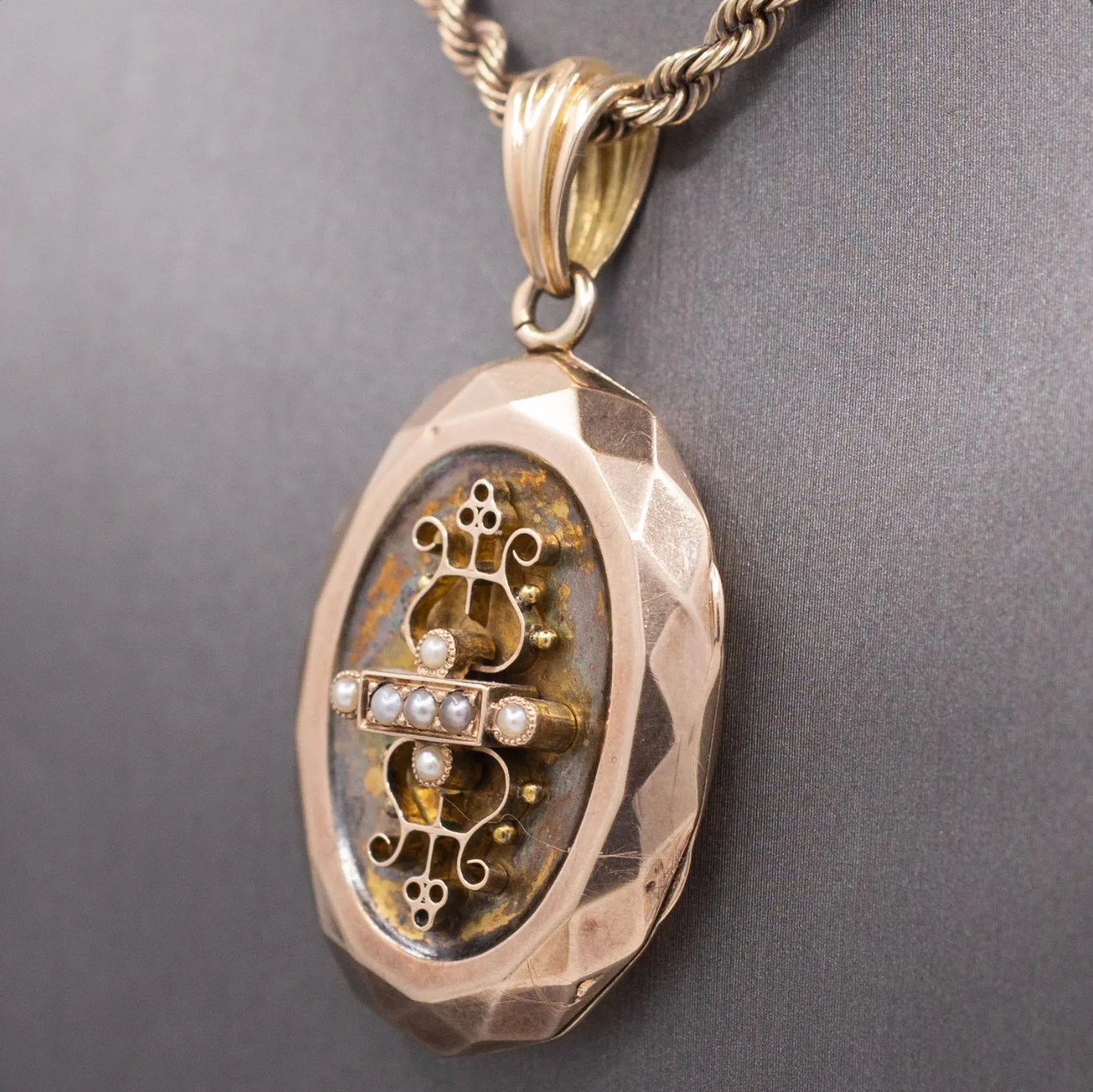 Antique Victorian Seed Pearl Faceted Oval Picture Locket in 14k Rosy Gold