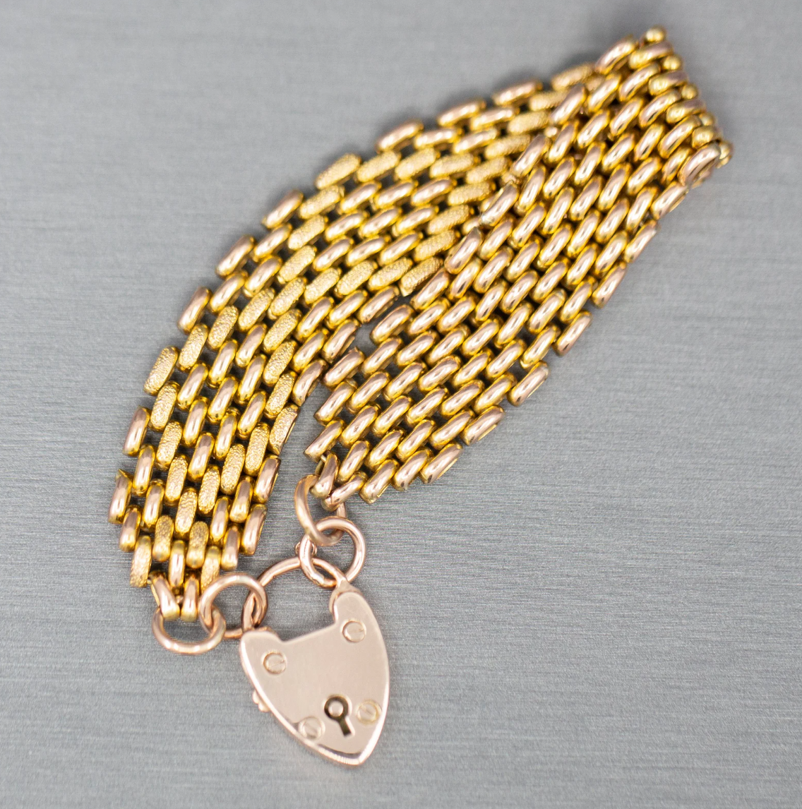 Victorian Heart Padlock Gate Link Bracelet in 9k Rose Gold, Antique Textured Link Gold Bracelet, Lover's Lock Bracelet, Heart Lock Bracelet