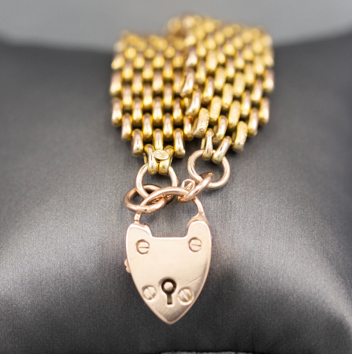 Victorian Heart Padlock Gate Link Bracelet in 9k Rose Gold, Antique Textured Link Gold Bracelet, Lover's Lock Bracelet, Heart Lock Bracelet
