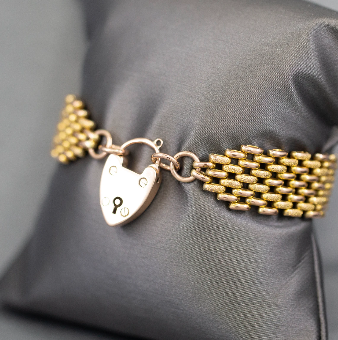 Victorian Heart Padlock Gate Link Bracelet in 9k Rose Gold, Antique Textured Link Gold Bracelet, Lover's Lock Bracelet, Heart Lock Bracelet