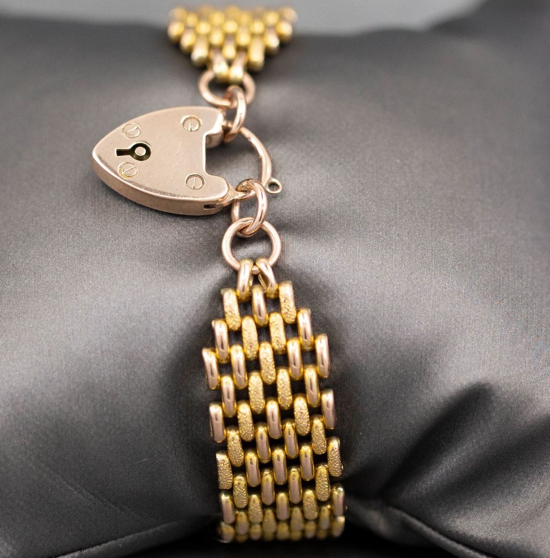 Victorian Heart Padlock Gate Link Bracelet in 9k Rose Gold, Antique Textured Link Gold Bracelet, Lover's Lock Bracelet, Heart Lock Bracelet