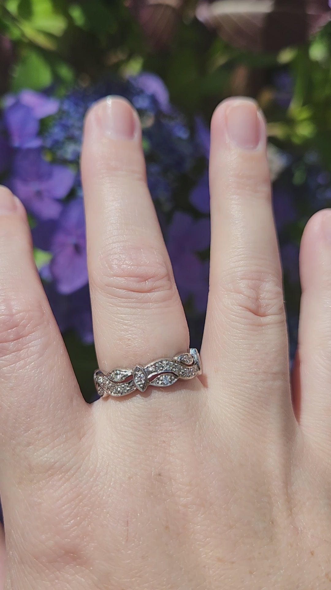 Late Art Deco Scalloped Edge Diamond Garland Eternity Band Ring in Platinum Size 9.25