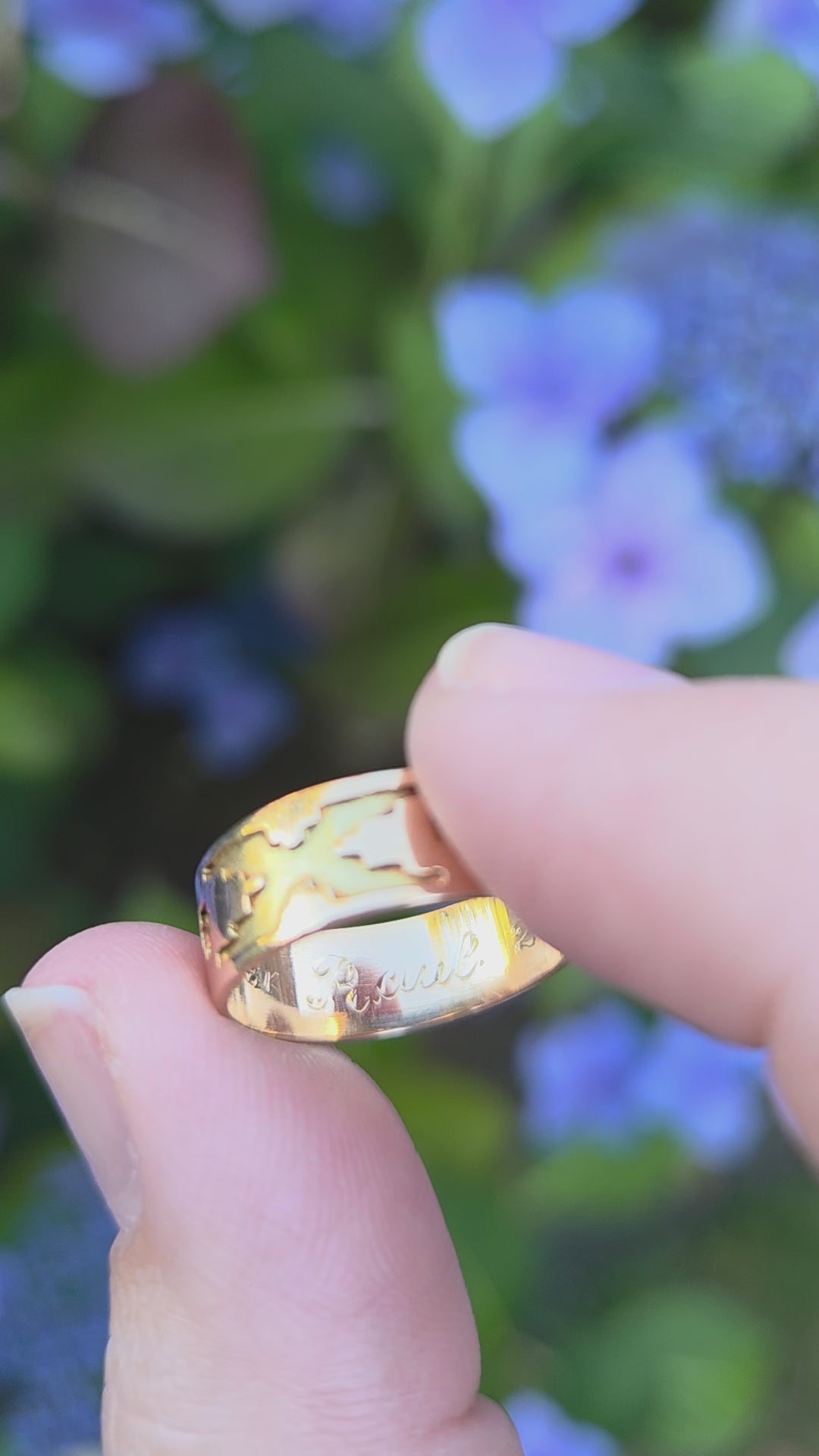 Victorian Geometric Embossed 6mm Wedding Band in 18k Yellow Gold