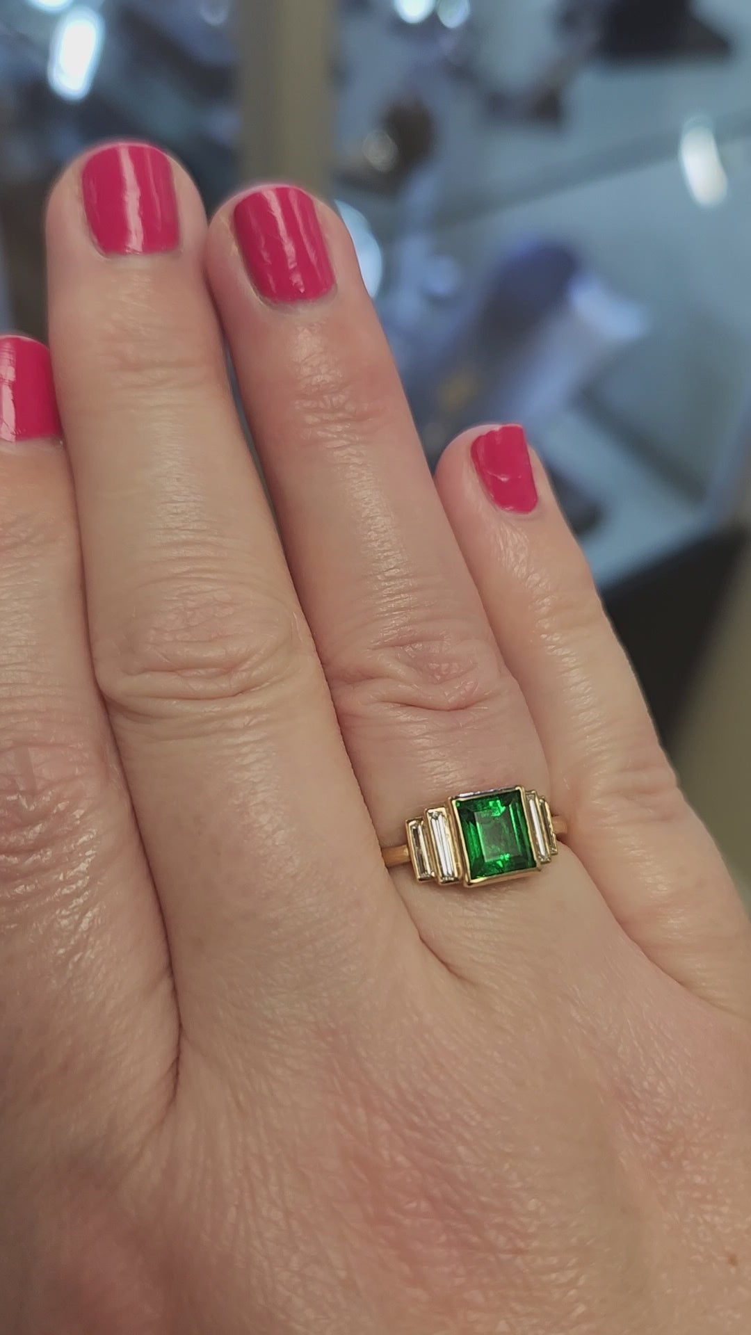 Elegant GIA Certified Tsavorite Garnet and Baguette Cut Diamond Ring in 14k Yellow Gold