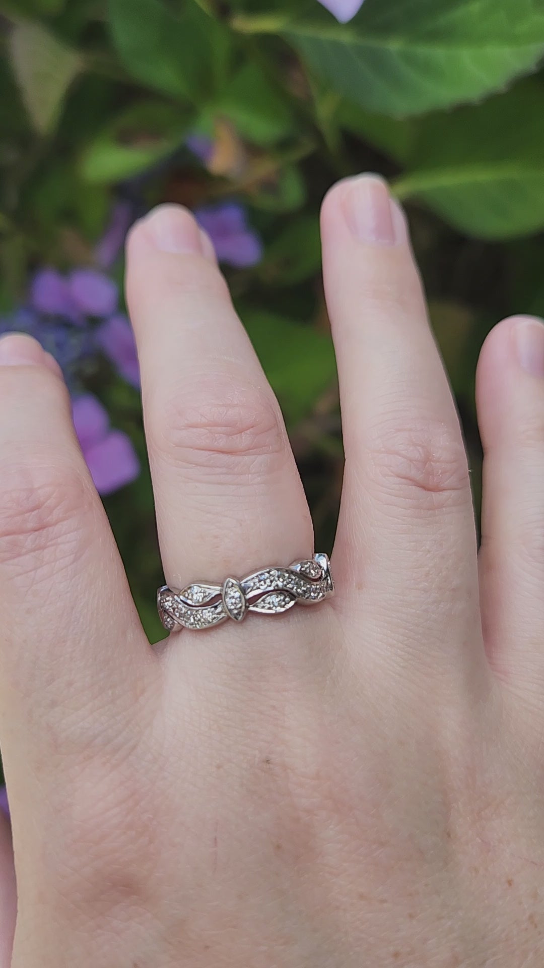 Late Art Deco Scalloped Edge Diamond Garland Eternity Band Ring in Platinum Size 9.25