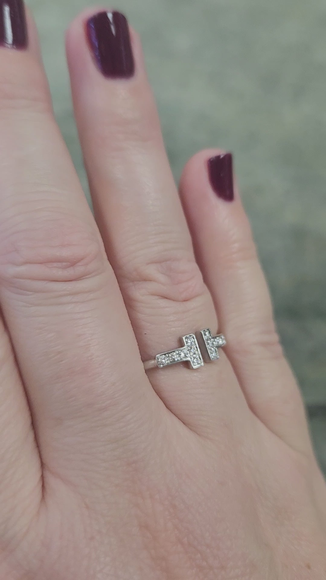 TIFFANY & CO 18K White Gold 0.13ctw Round Diamond T Wire Ring Size 8.5