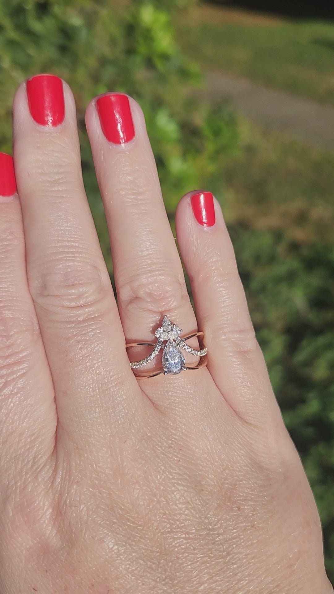 Gorgeous Simon G GIA Certified Pear Cut Diamond Band Ring in 18k Rose Gold
