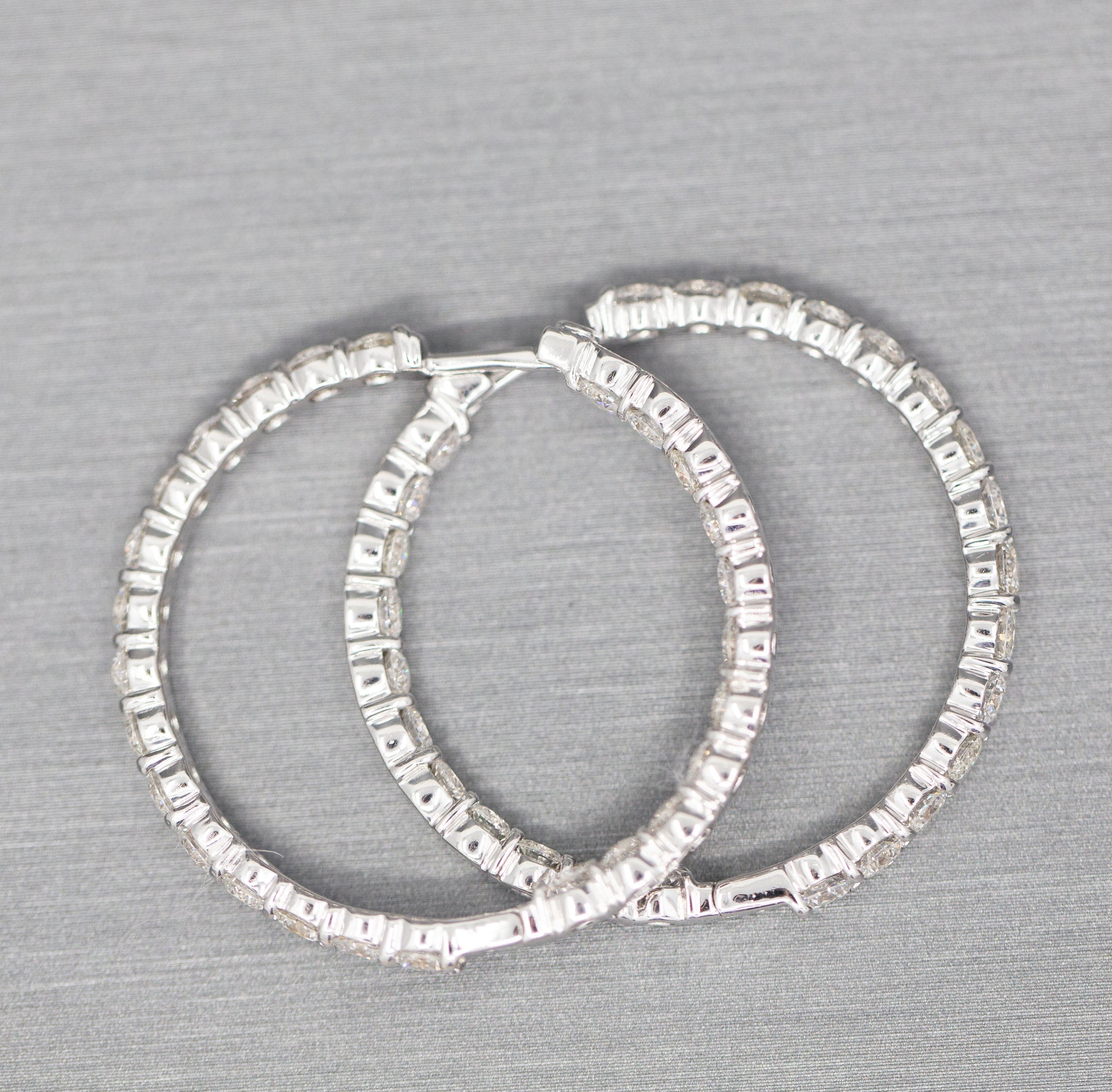 Roberto Coin 5.55ctw Diamond Inside Out Hoop Earrings 18k with Packaging