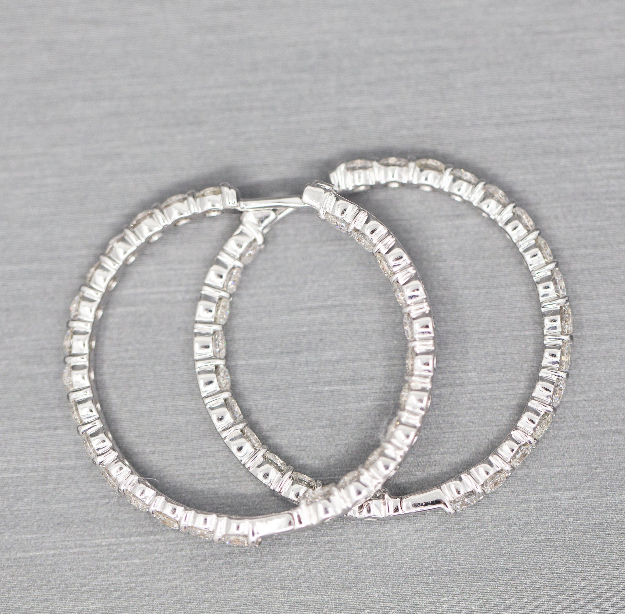 Roberto Coin 5.55ctw Diamond Inside Out Hoop Earrings 18k with Packaging
